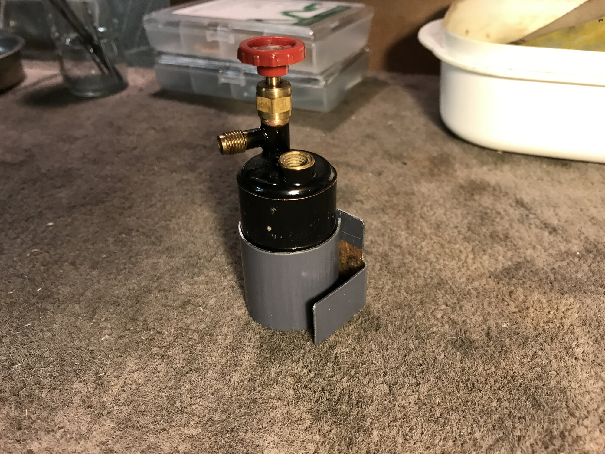 Tank mounting in steel