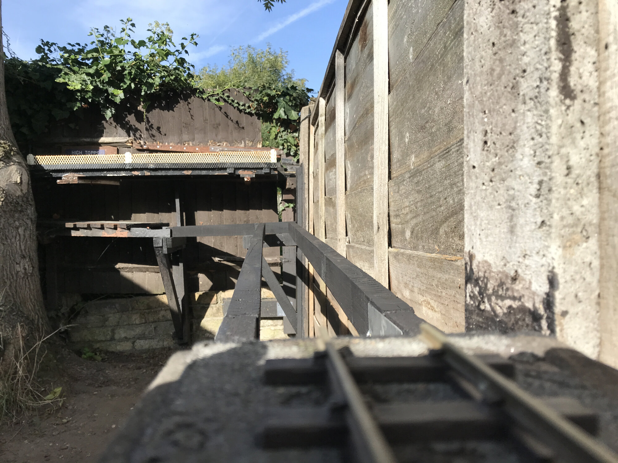 Embankment structure